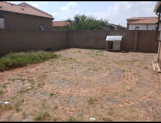 3 BEDROOM HOUSE FOR SALE IN PROTEA GLEN EXT